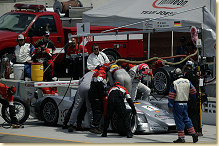 Team Joest during a pit-stop